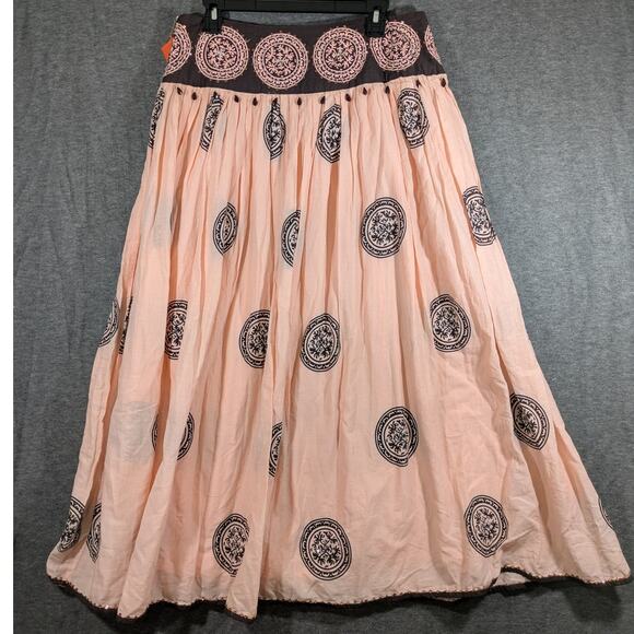 Elegant Peach Embroidered Skirt - Picture 1 of 11